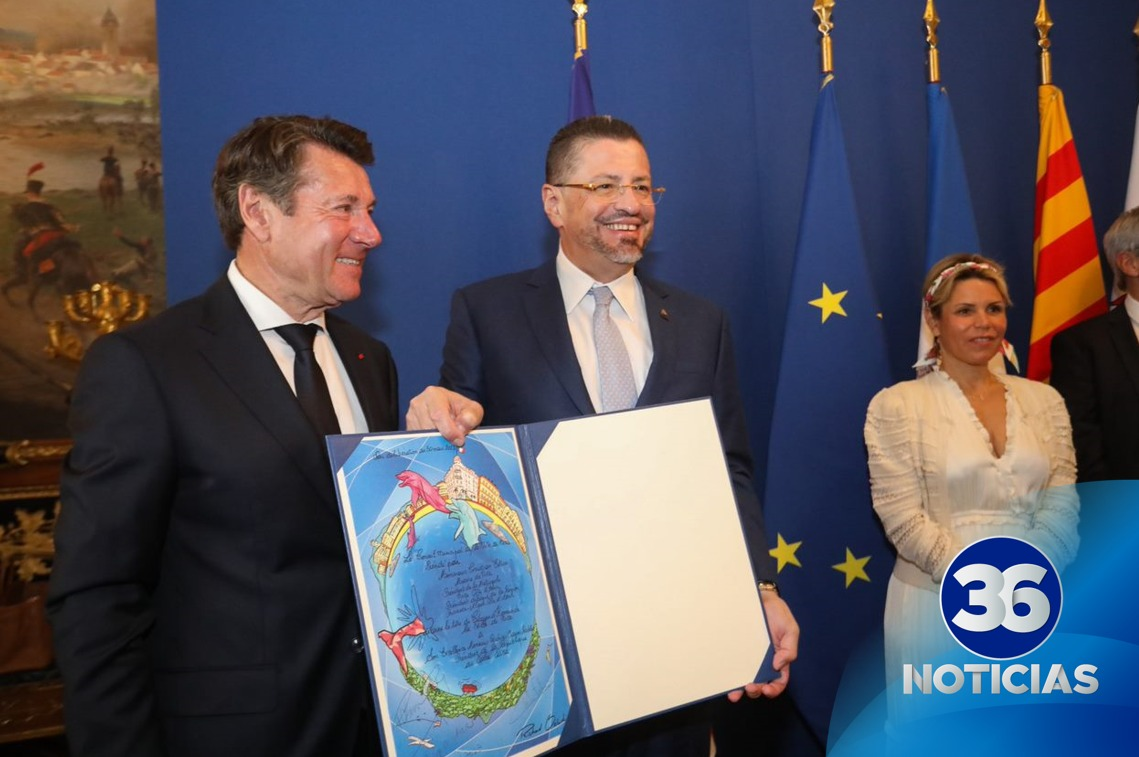 Presidente de Costa Rica recibe reconocimiento de Ciudadanía de Honor en Francia