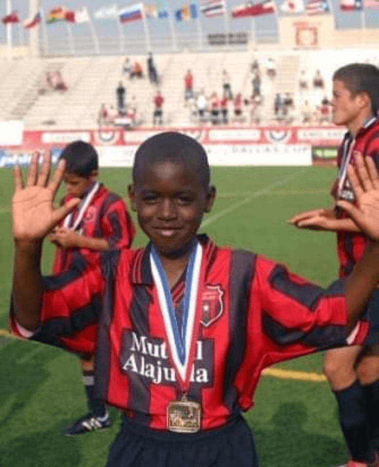 Liga Deportiva Alajuelense presenta a Joel Campbell, refuerzo estrella