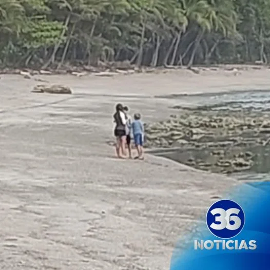 ¡Shakira disfruta de sus vacaciones en Santa Teresa, Costa Rica, junto a sus hijos, deleitándose con las playas y la belleza natural del lugar!