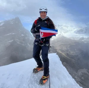 Primera mujer costarricense llega al Everest