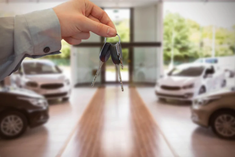 Decisiones de Hacienda y Asamblea sobre compra de vehículos nuevos