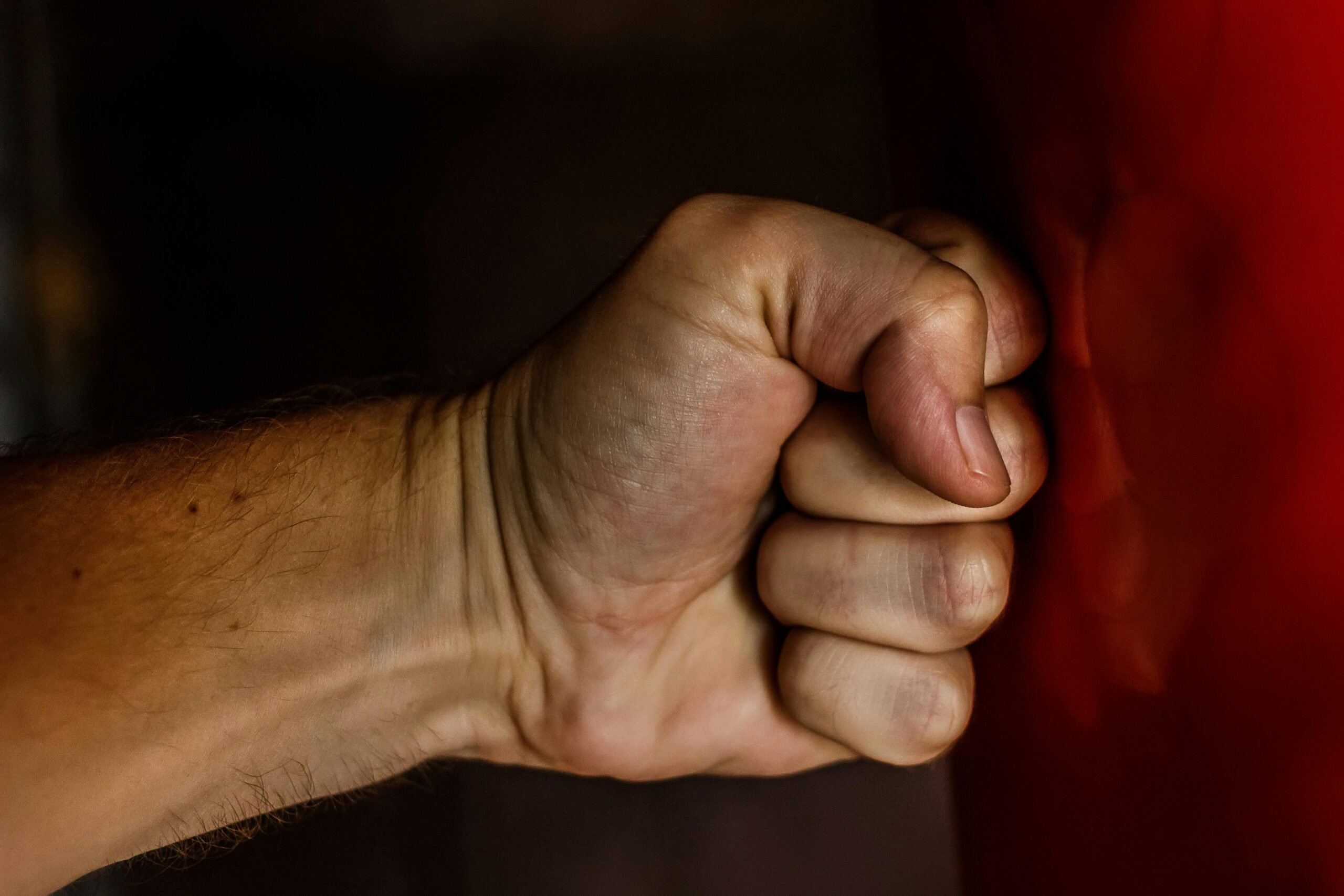 Causas y efectos de la ira según psicólogos costarricenses