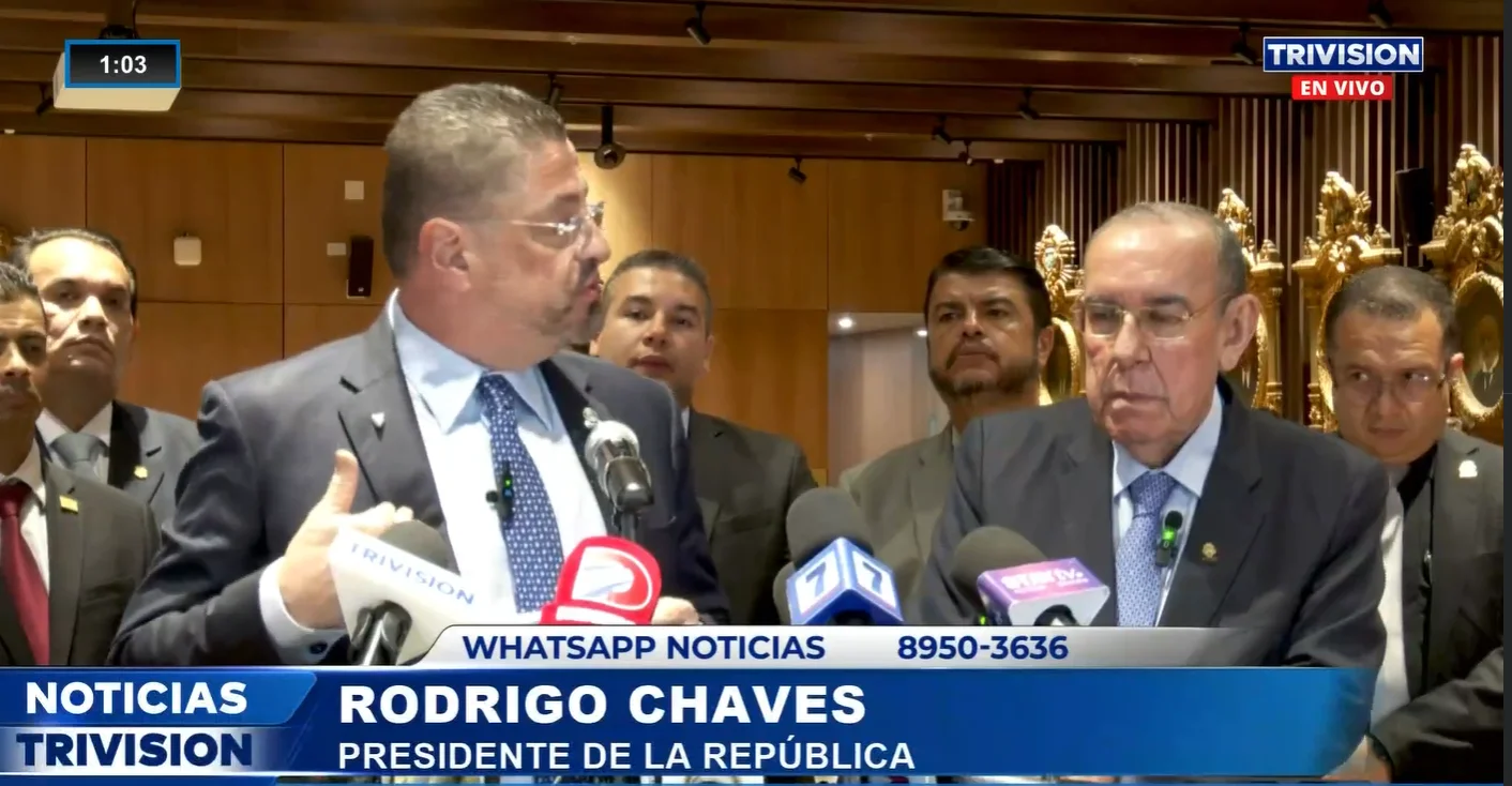 Presidente Chaves Critica Falta de Productividad en Reunión en la Asamblea Legislativa