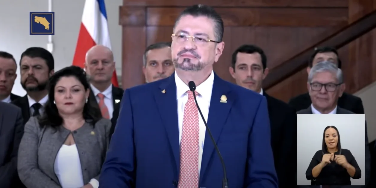 Rodrigo Chaves denuncia politización de la justicia en el caso CCSS