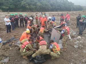 Ingreso de rescatistas salvadoreños