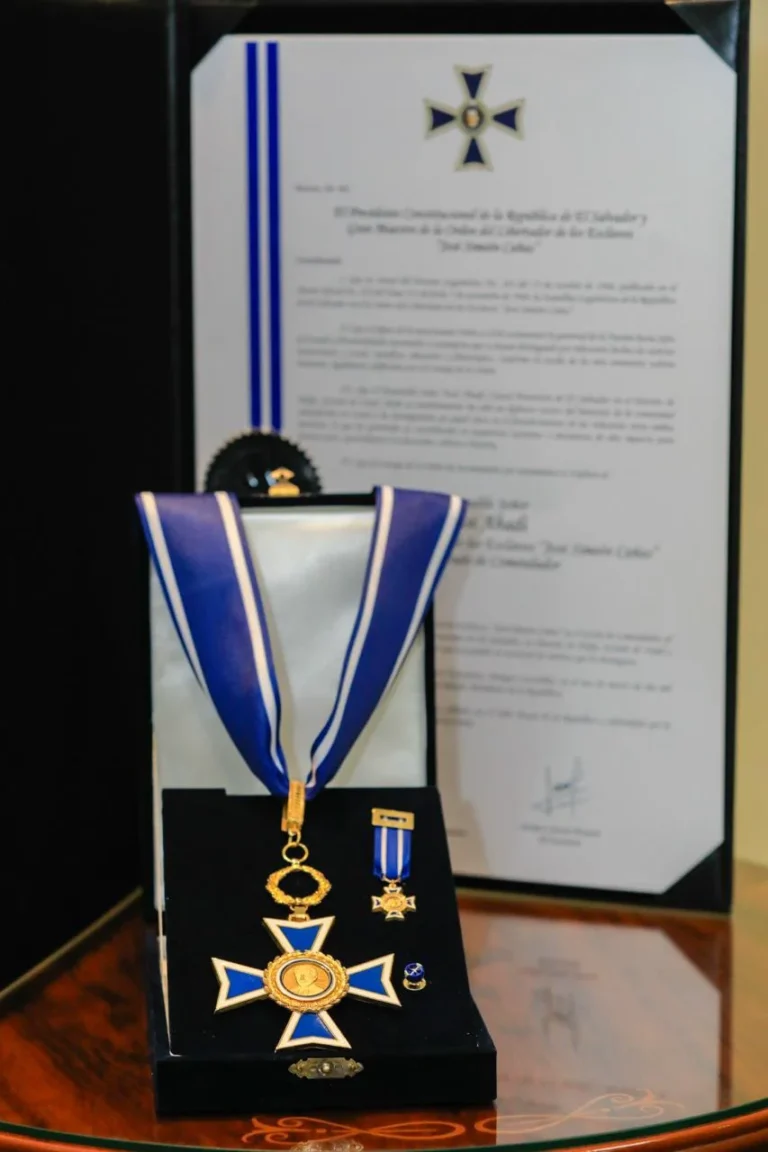 CONDECORACIÓN YOSSI ABADI