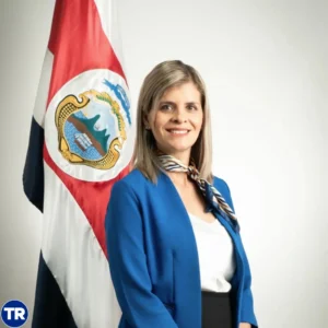 Laura Fernández precandidatura presidencial