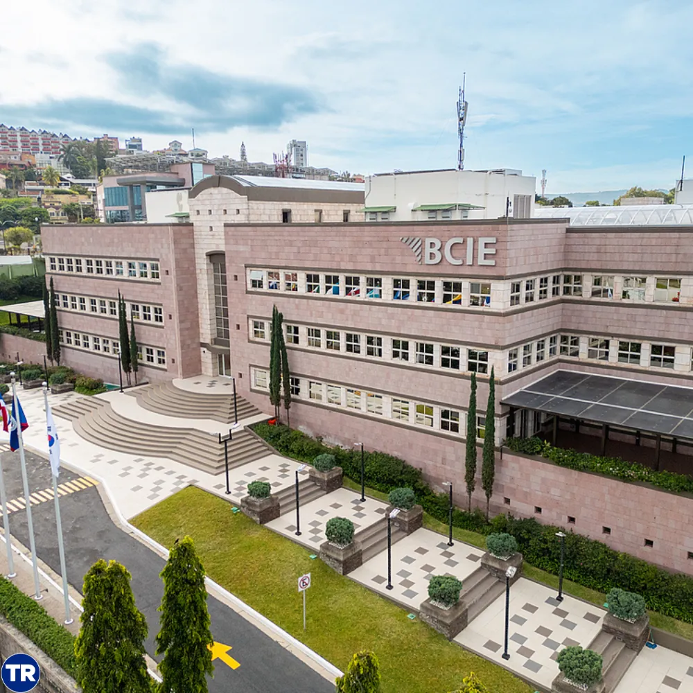 BCIE mejora calificación crediticia en Costa Rica
