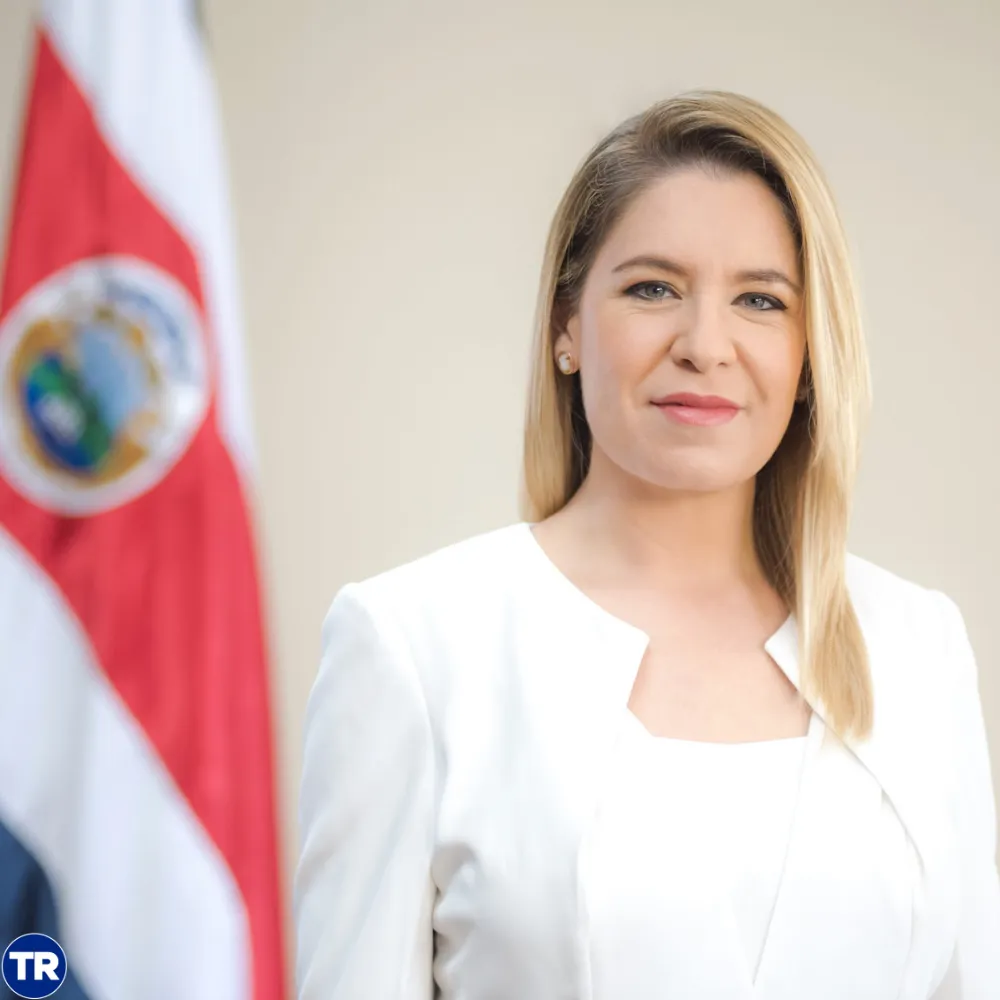 Claudia Doblez presenta plan de seguridad para los primeros 100 días de su gobierno en Costa Rica
