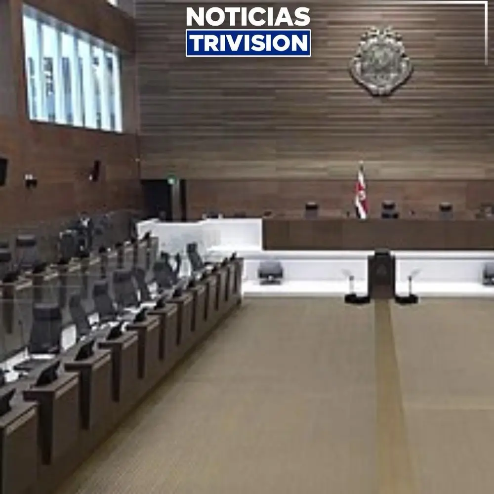 TSE entrega credenciales a nuevos diputados este 8 de abril