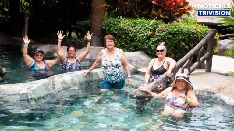 Adultos mayores disfrutan paseo en La Fortuna gracias a programa de turismo social