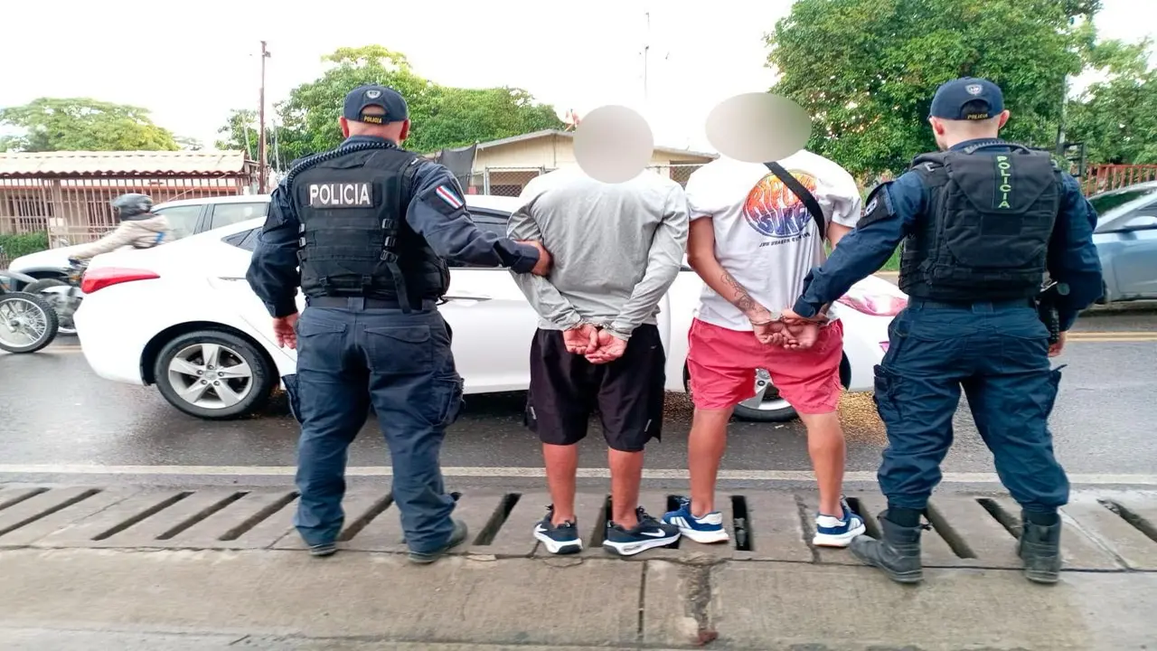 Autoridades recuperan 3 vehículos robados y capturan a sujetos relacionados con el grupo criminal “El Glotón”