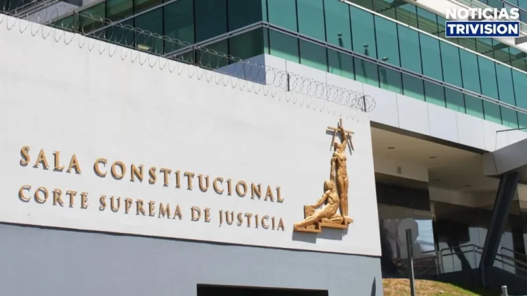 Expresidentes piden garantizar el funcionamiento de la Sala Constitucional