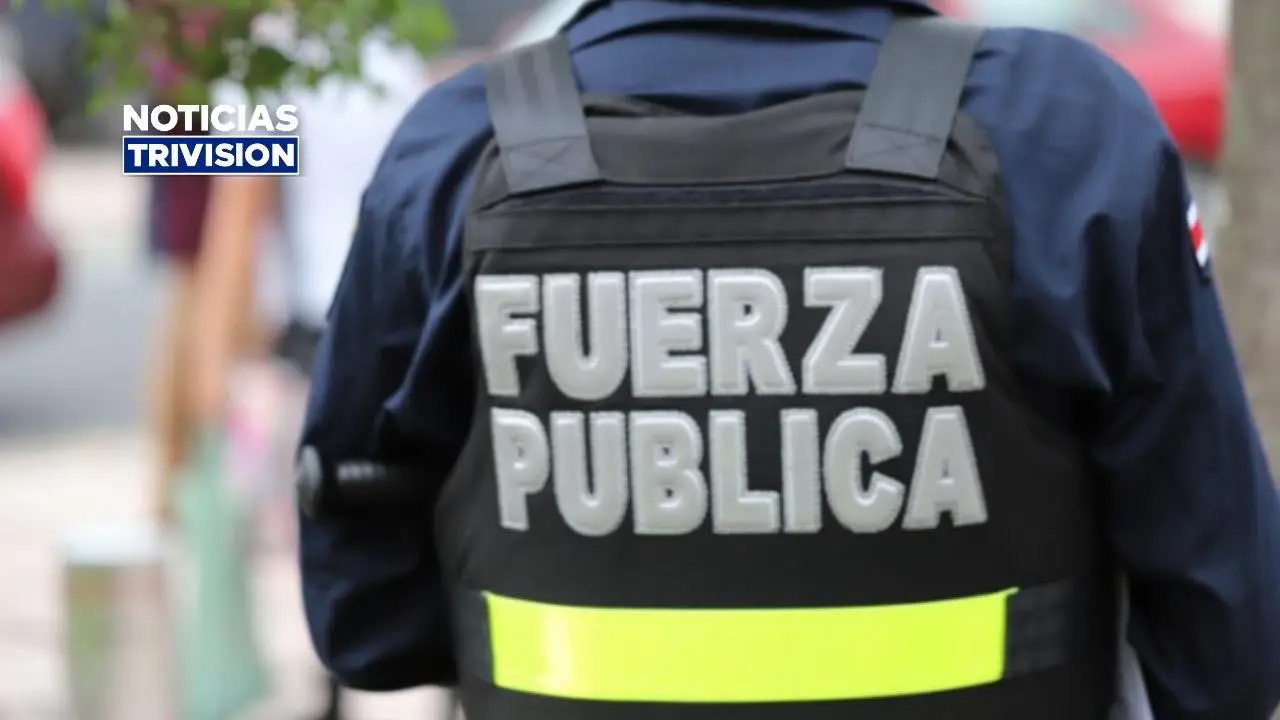 Policía a la cárcel por robar celular de una víctima de homicidio