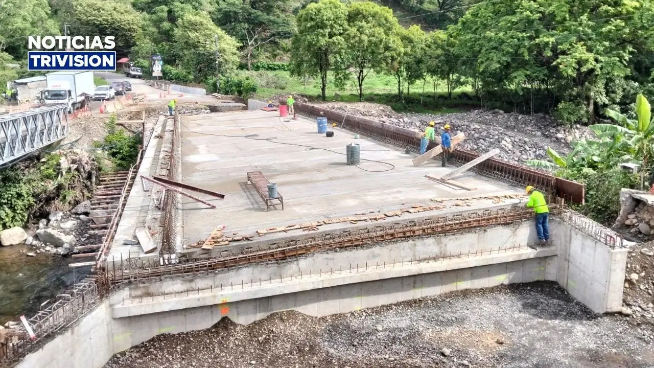 Puente sobre río Guacimal alcanza un 48 % de avance