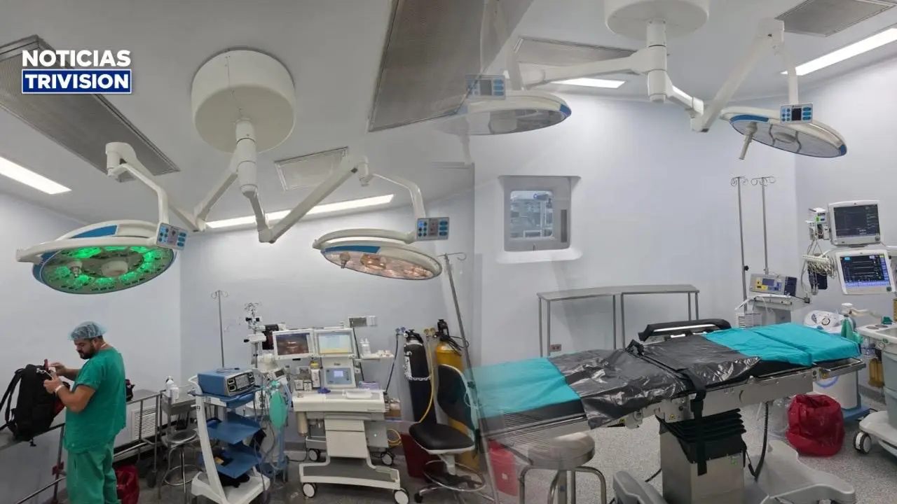 Renuevan iluminación de salas de cirugía en el Hospital Tony Facio