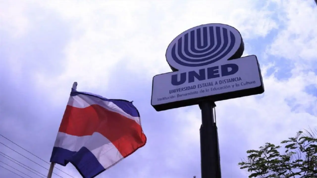 UNED habilita formulario para solicitud de beca socioeconómica