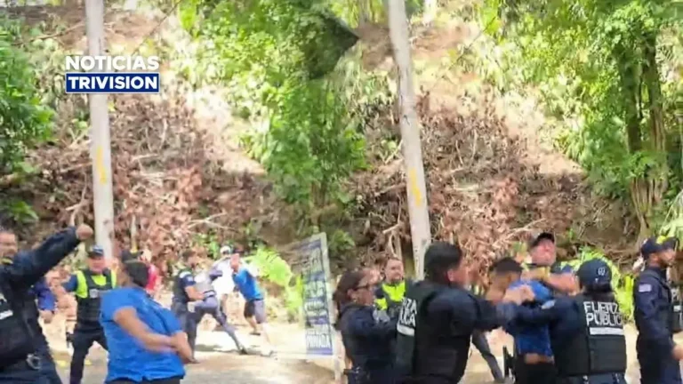 ¡A patadas y empujones! Quitan aguja de acceso en Punta Leona
