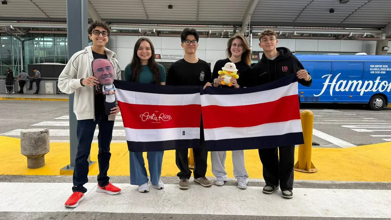 Cinco estudiantes de secundaria representarán al país en Colombia