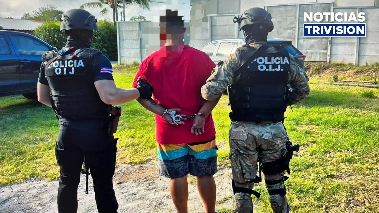 Detienen a sospechoso de asalto armado en supermercado de La Cruz