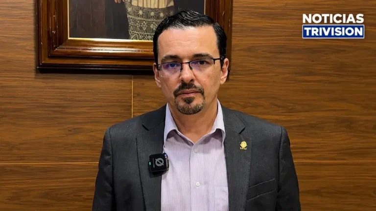 Frente Amplio impulsa proyecto para prohibir a diputados ejercer profesiones remuneradas
