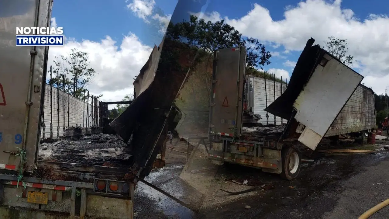 Incendio consume dos contenedores en Cartago