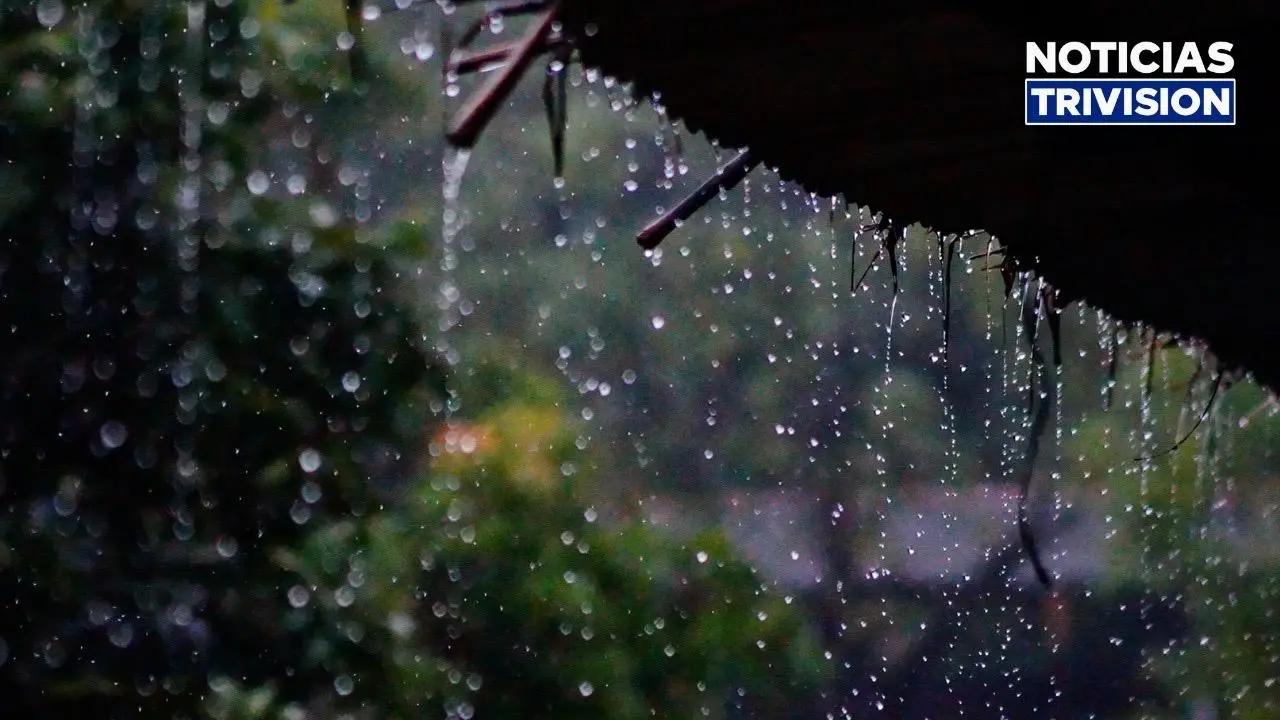 Onda tropical #26 traerá más lluvias este martes