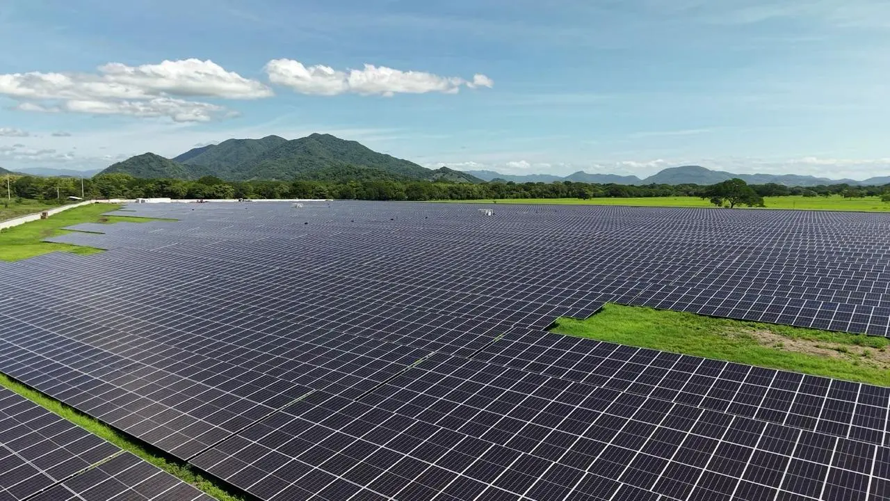 Parque solar más grande del país se construye en Abangares