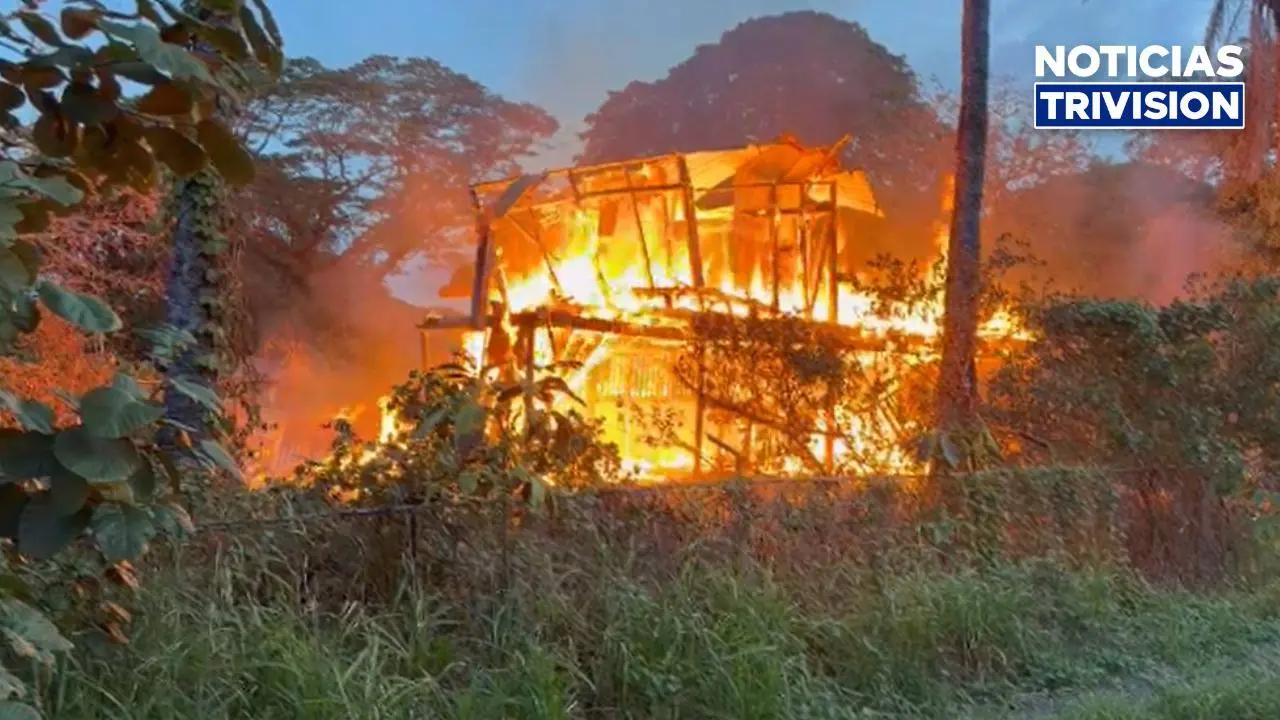 Incendio afecta estructura dentro del CNP en Barranca