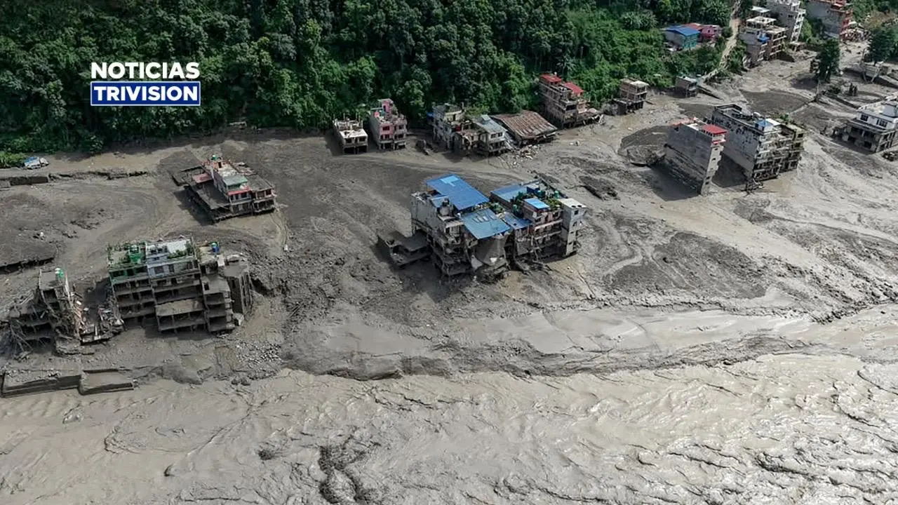 Más de 50 muertos y 384 turistas sin localizar tras inundaciones en Nepal