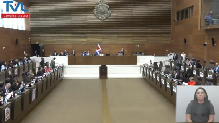 "No vota, no recibe dieta": discusión por pago de dietas se roba protagonismo en sesión de jornadas 4x3