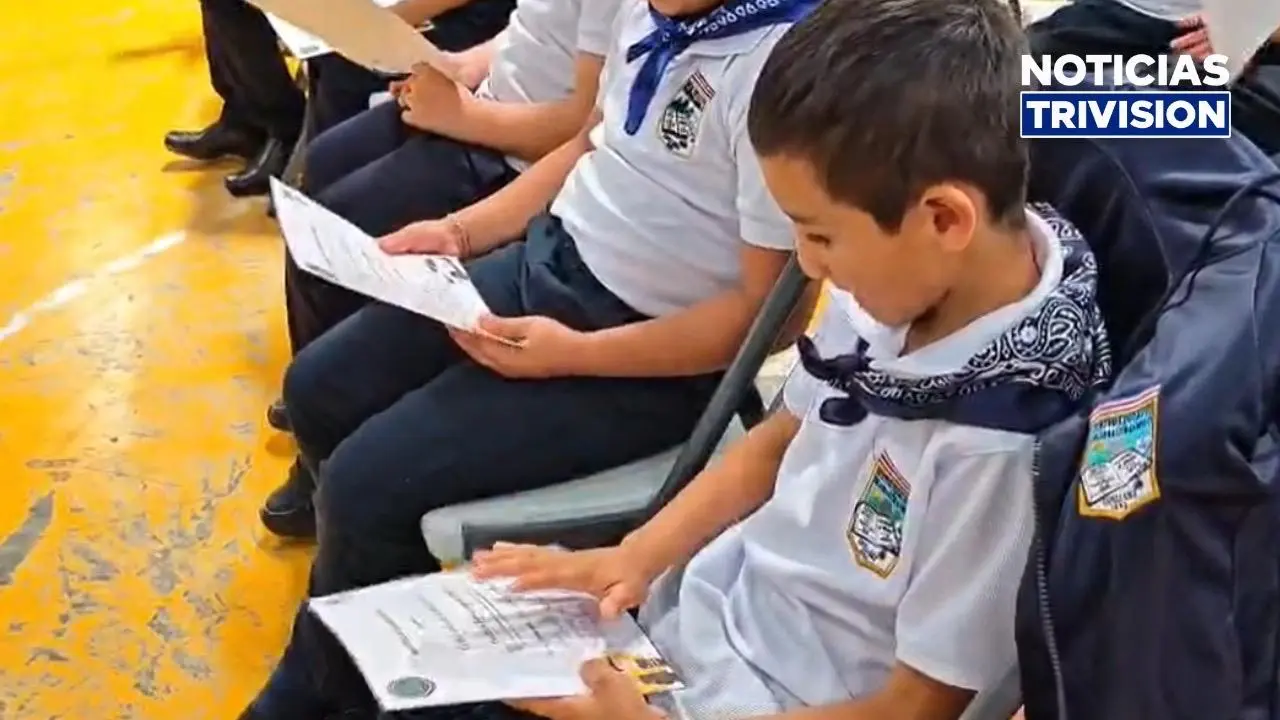 76 estudiantes se gradúan en programa preventivo GREAT en Cartago