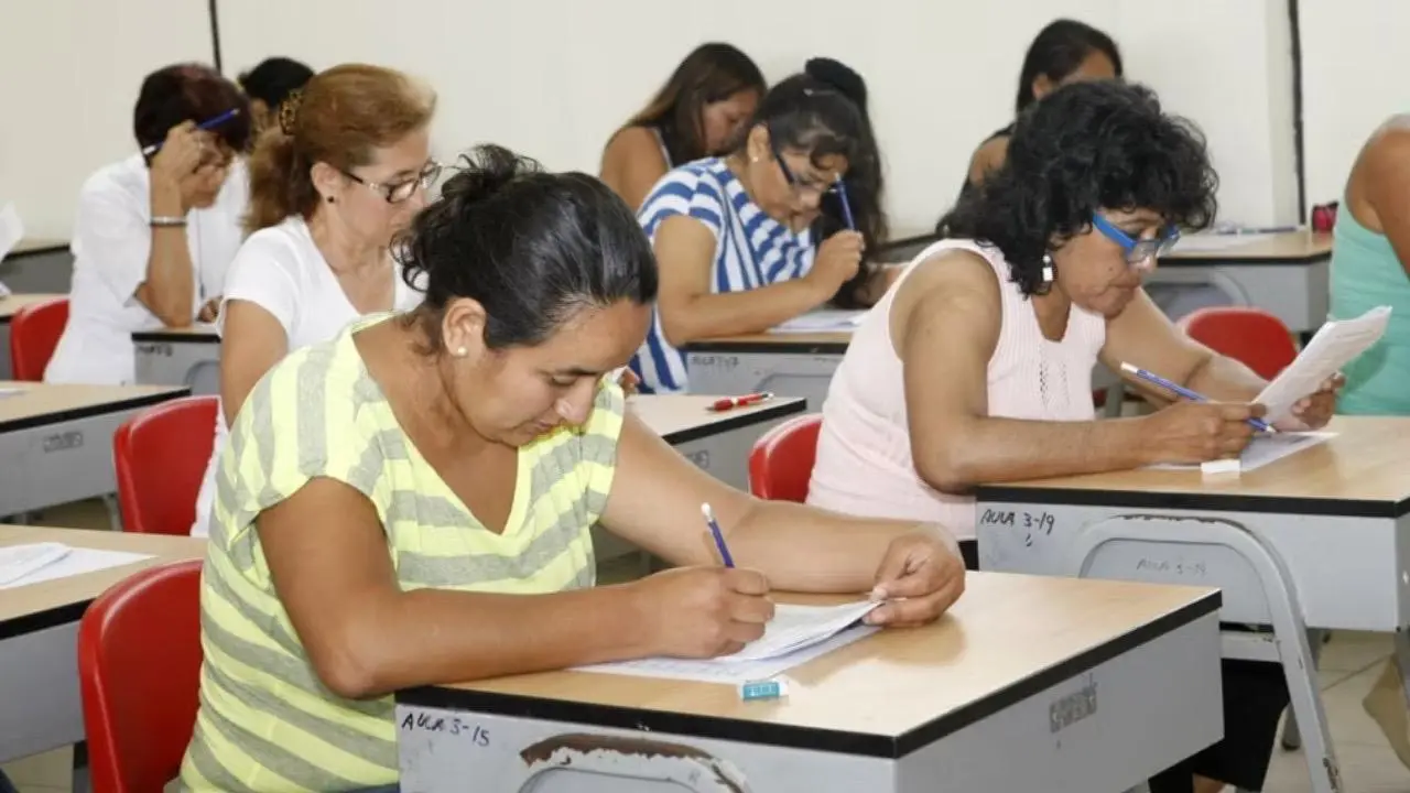 Más de 130 mil personas retoman sus estudios mediante la educación de personas jóvenes y adultas