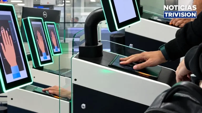 Nuevas puertas electrónicas modernizan el control migratorio en el Juan Santamaría
